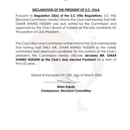 Ssentebe wAkakiiko kebyokulonda aka SC Villa Brian Kajubi alangiridde Omar Ahmed Hussein nga Pulezidenti wa Kkiraabu eno oluvannyuma lwokuyitamu