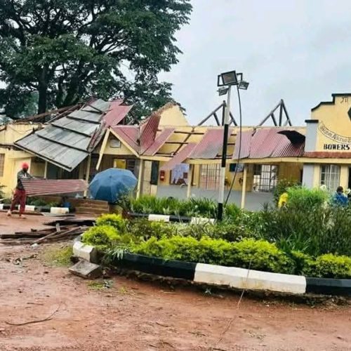 Nnamutikwa wenkuba etonnye nga enaggwa mu Ggulu erese etikuludde obusolya ku ssomero lya Mityana Secondary School Namukozi abayizi nebaleka nga