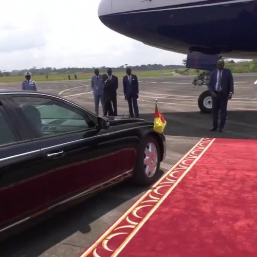 Palamenti ya Cameroon olunaku lweggulo yakoze ennongosereza mu Ssemateeka okuwa Pulezidenti Paul Biya 93, ebbeetu okwerondera anamuddira mu bigere