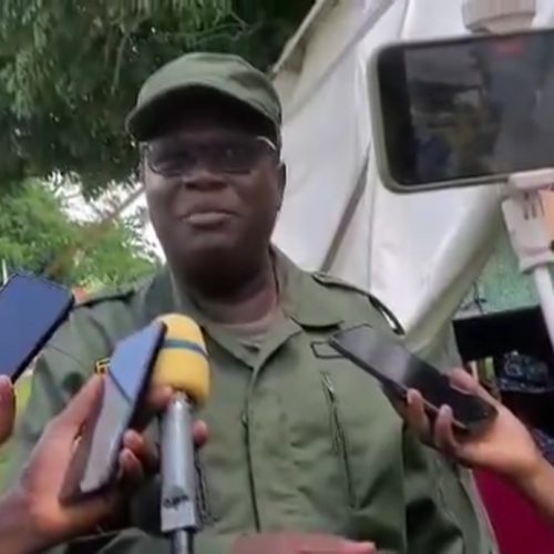 Minisita Norbert Mao agamba nti obuli bwenguzi obufumbekedde mu Ggwanga butandikira mu Palamenti ya Uganda.