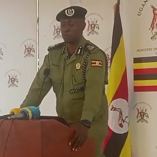 Omwogezi wa Uganda Police Force ACP Rusoke Kituuma avuddeyo nategeeza nga enguudo ezimu ezoolekera e Kololo bwezigenda okuggalwa okusobozesa
