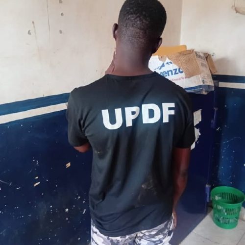 Uganda Police Force e Nateete ekutte Abdu Sserugo 26, ku bigambibwa nti abadde yeyita kyatali oluvannyuma lwokutiisatiisa okukuba abantu amasasi ku