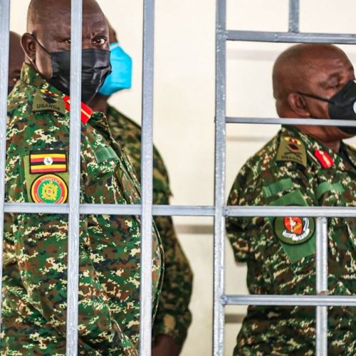 Abasirikale bEggye lya UPDF 4 olunaku olwaleero basimbiddwa mu General Court Martial e Makindye ku bigambibwa nti bakozesa bubi amafuta agaali