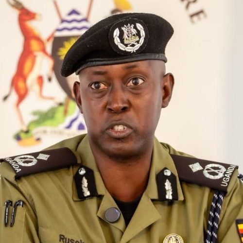 Omwogezi wa Uganda Police Force Rusoke Kituuma avuddeyo nagumya Bannayuganda nti ennyonyi enwanyi ezebongera mu bbanga enaku zino mu bitundu byEggwanga ebyenjawulo tebasaanye kuzitya ku abEggye lya Uganda Peoples Defence Airforce
