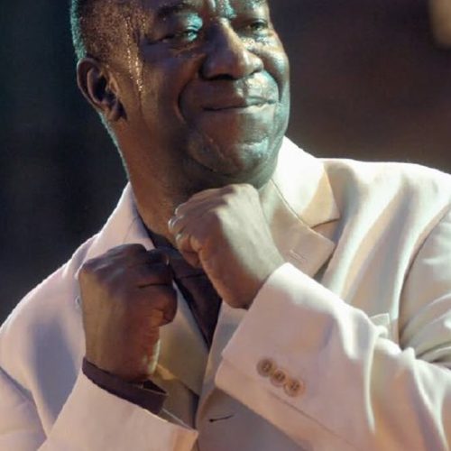 Wuuno omuyimbi akyataddewo ebyafaayo nga mu nsi yonna akwata kifo kya ku mwanjo nnyo okuzaala abaana abangi ennyo nga mu bbaasi emu tebaggweramu.