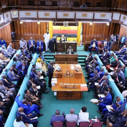 Palamenti ya Uganda ekirizza enteekateeka ya State House eyokusaasanya obuwumbi 40 mu obukadde 600 okuddaabiriza State House Entebe, okugulira