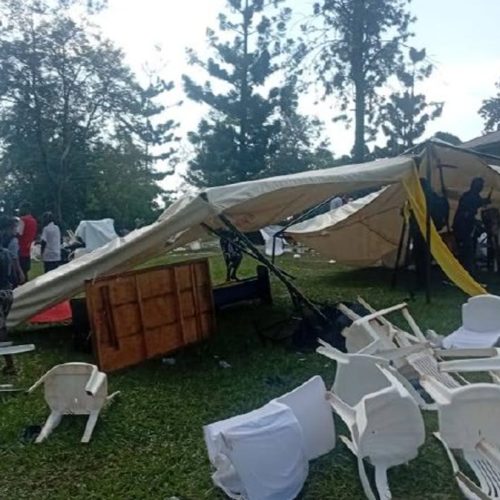 Okulayiza Ssentebe we Gombolola ye Kyampisi mu Disitulikiti ye Mukono Kakooza Meddy kuzzeemu kigoye wezinge oluvannyumalwa nnamutikkwa wenkuba