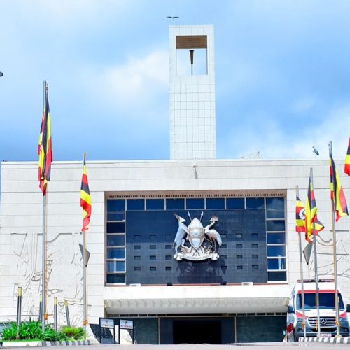 Waliwo abakozi ba Palamenti 6 mu bifo ebyamaanyi aboolekedde okukwatibwa oluvannyuma lwokuzimuula ebiragiro ebibayita okweyanjula ku kitebe kya