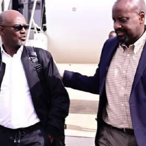 Pulezidenti Yoweri Kaguta Museveni avuddeyo nayambalira Munnamawulire Andrew M. Mwenda ku bigambo byeyamwogeddeko.