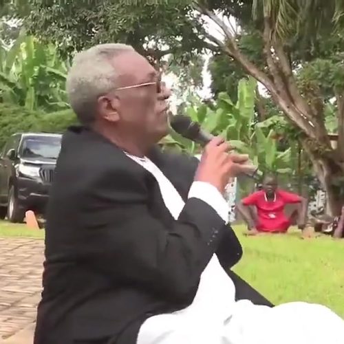 Hon. Capt. Francis Babu Mutabani wange Cedric bweyafa, Kyagulanyi Bobi Wine yankubira essimu nangamba Sisobodde kubeerawo mu bunru kuba ndi
