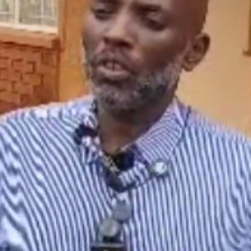 Dr. Lawrence Muganga, ekifo kyobwa Minisita kimuwuuba, yatuuse nokutwala Abamawulire ku biggya bya bakadde be e Mukono okukakasa nti Munnayuganda.