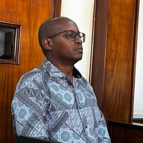 Omukungu wa Patriotic League of Uganda Micheal Katungi Mpeirwe anoonyezebwa Gavumenti ya America ku misango egyekuusa ku kukusa enjaga, emmundu